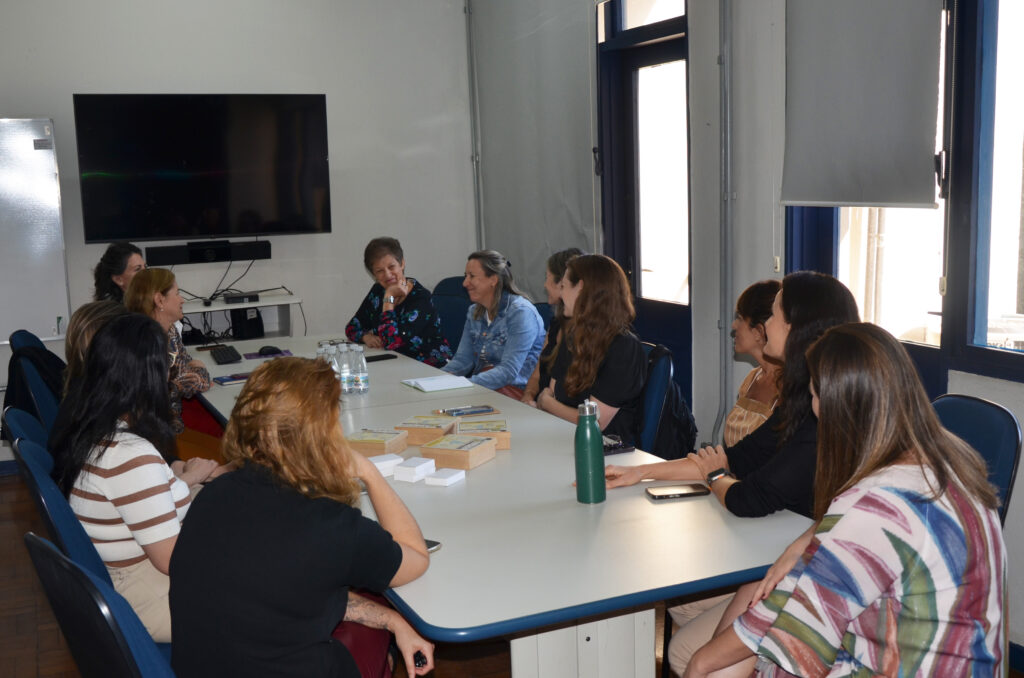 sala equipe centro controle doenças cdc eua ana beatriz cecilia angela ariane camila carolyn luize maria clara célia lislaine marina ()