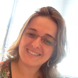 Valéria Marli Leonello