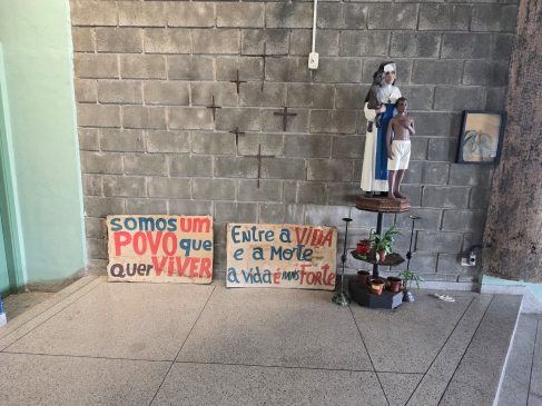 cuidar para transformar imagem santa